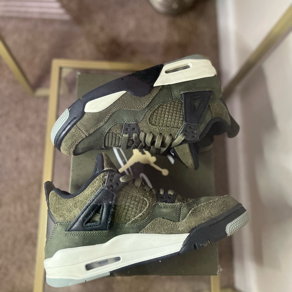 Air Jordan 4 Retro Olive Green Sneakers